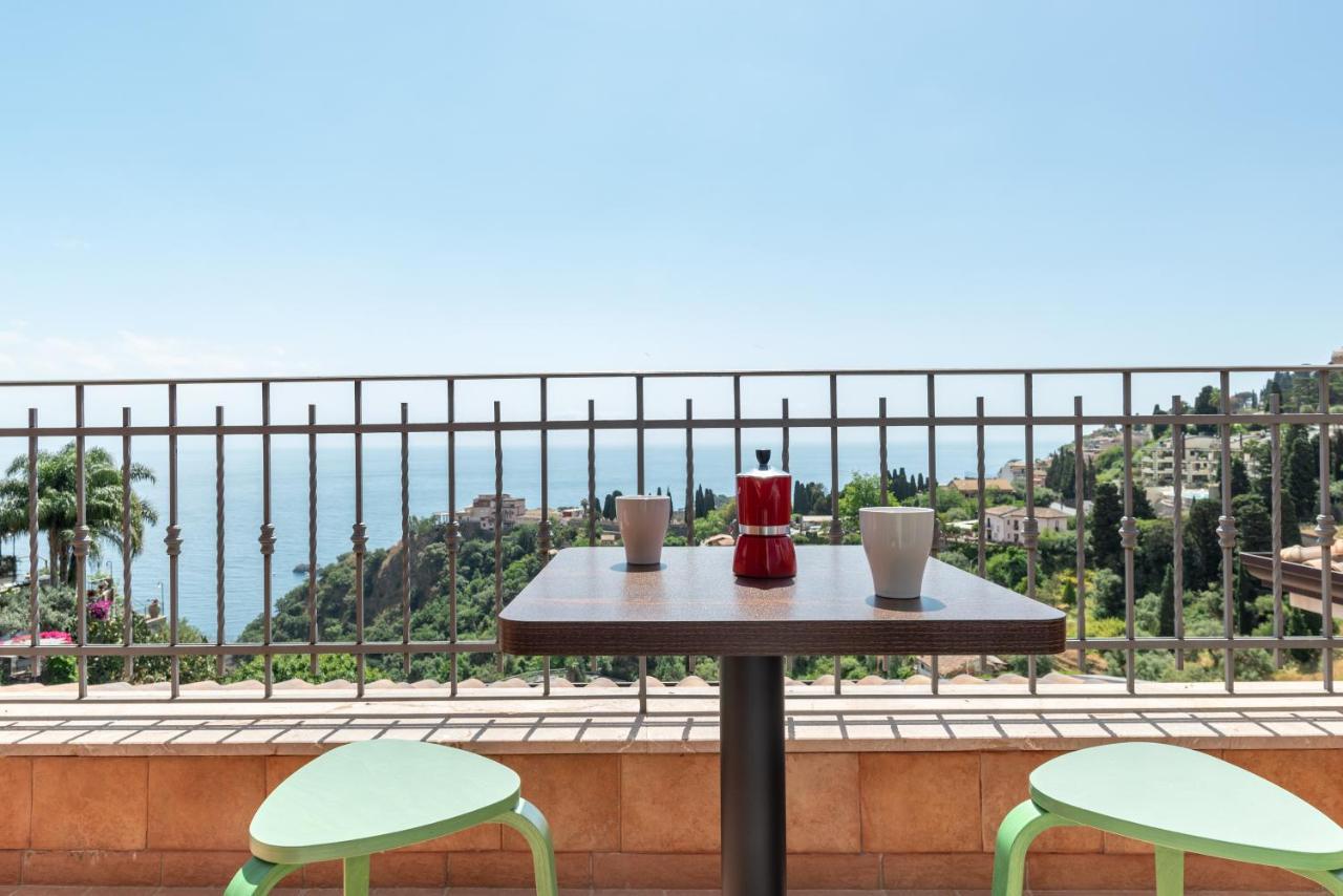 Taormina Panoramic Apartment With Parking Exteriér fotografie
